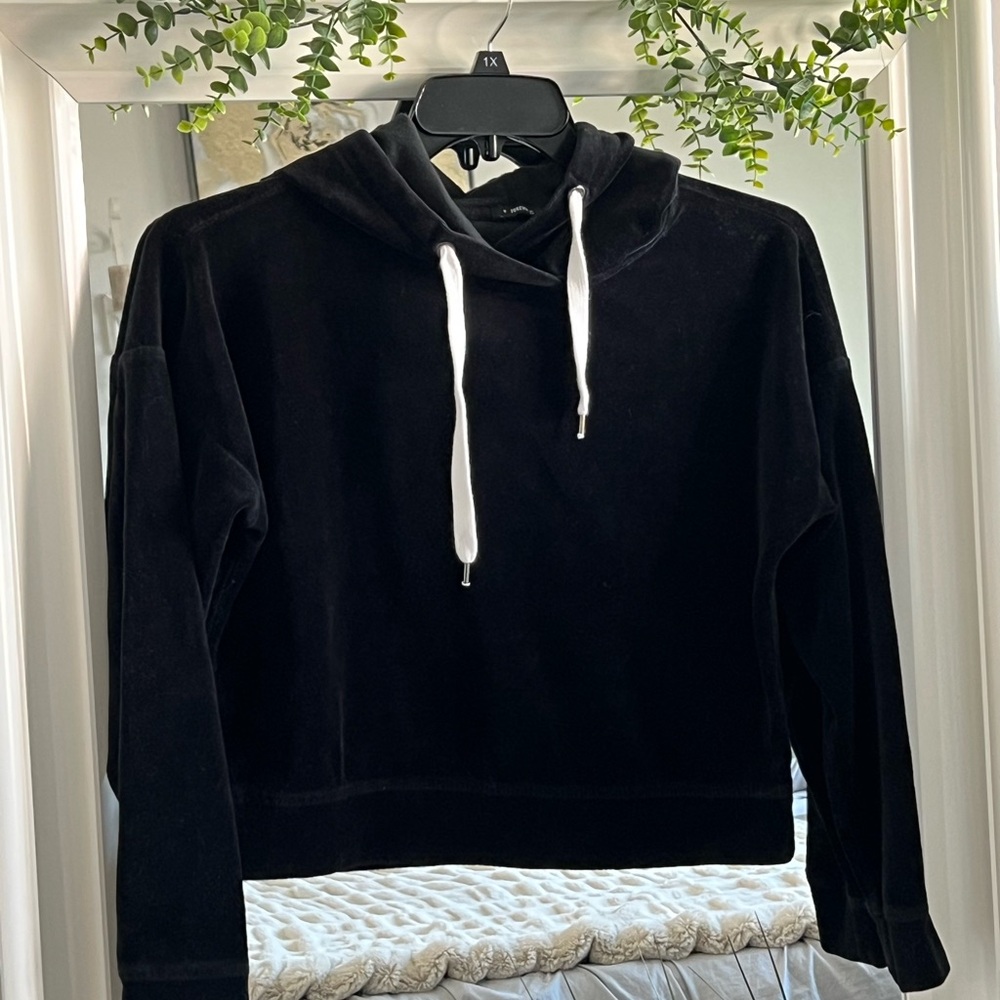 Forever 21 black hoodie SZ M